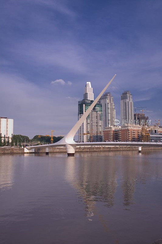 阿根廷布宜诺斯艾利斯的妇女桥