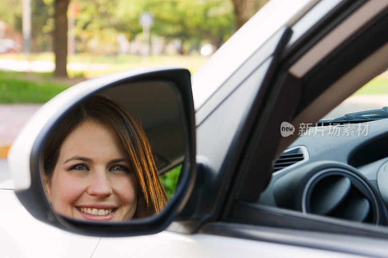 女人开车