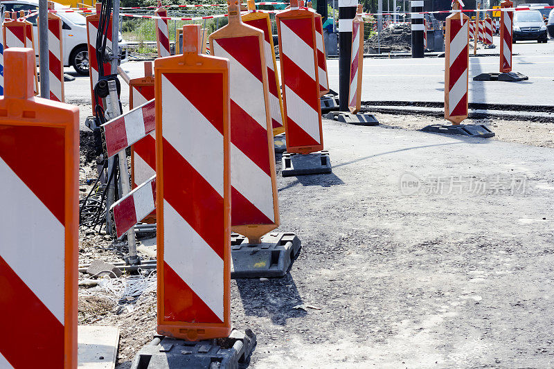 重建的十字路口