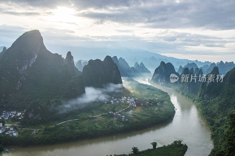 中国桂林梅西尔山景