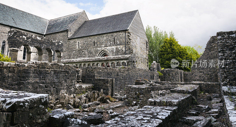 爱尔兰梅奥郡的Ballintubber修道院。