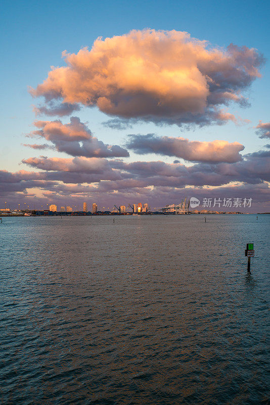 比斯坎湾和迈阿密港