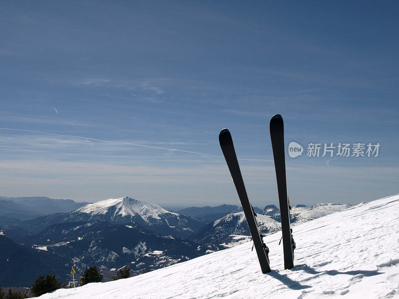 滑雪和阿尔卑斯山的冬天