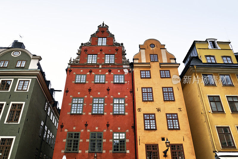 瑞典斯德哥尔摩格拉斯坦的一个公共广场Stortorget五颜六色的房子