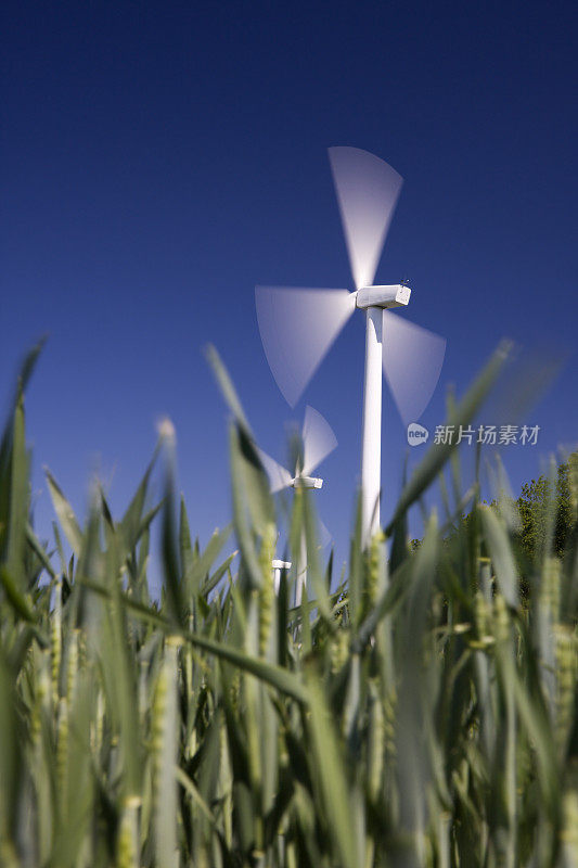 风力涡轮机在绿色领域。