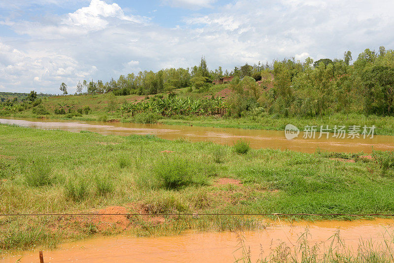 卢旺达南部的尼亚巴龙戈河-巴杰塞拉