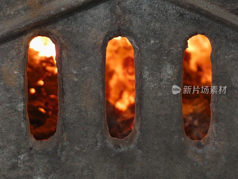 地狱之门-瓷砖火炉的壁炉
