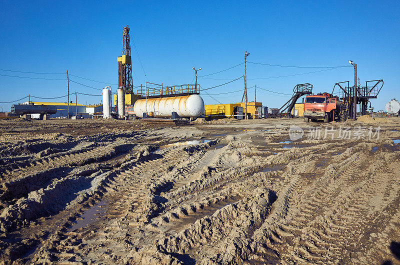 石油钻机、汽油罐车、储油罐。技术领域