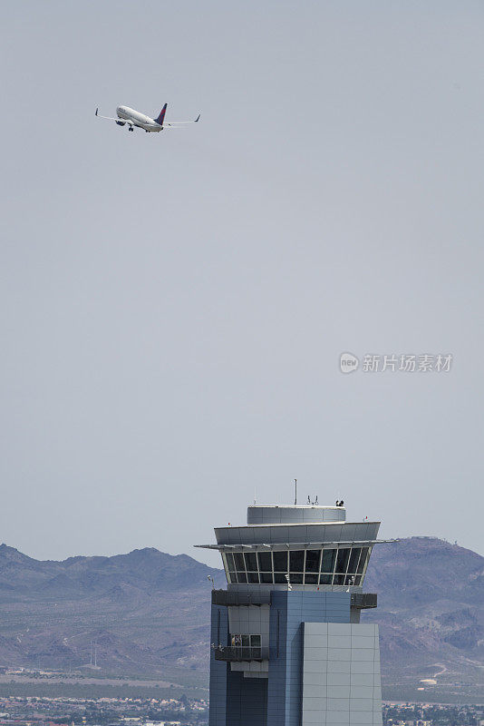 一架客机在内华达州拉斯维加斯麦卡伦国际机场起飞