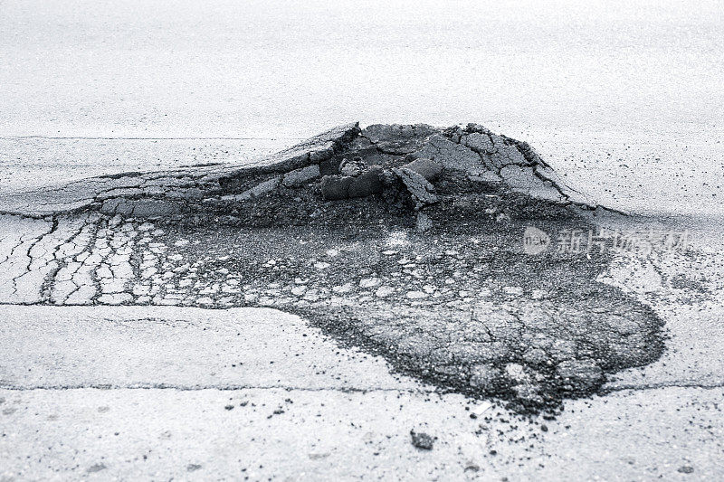 破碎的道路