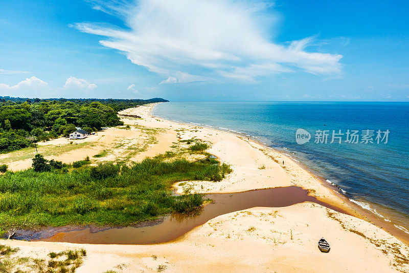 鸟瞰图海湾在马拉维湖，非洲