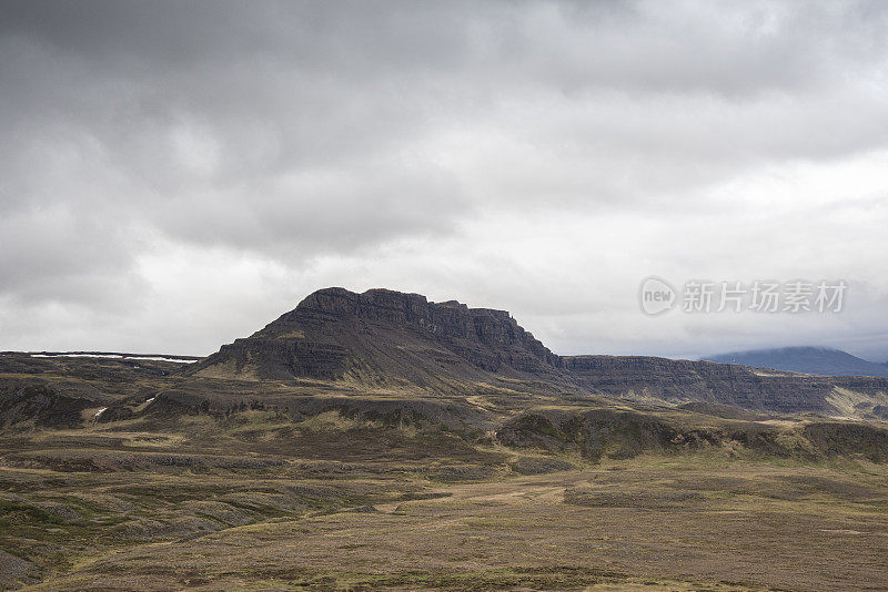 从Grábrók火山口观看