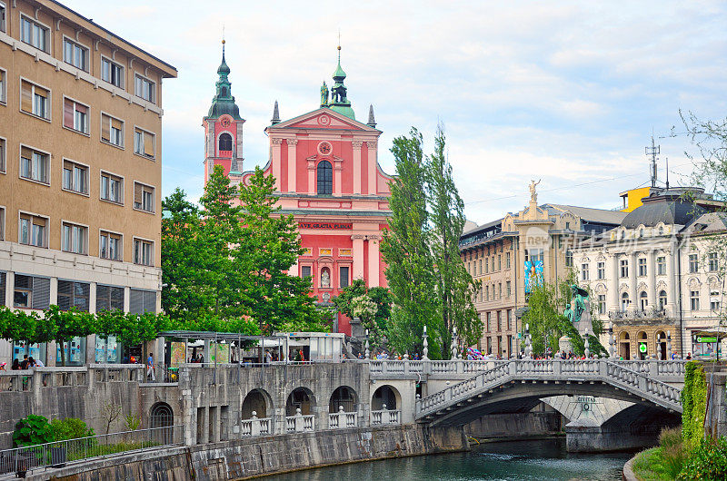 总统的告别,Slovenia