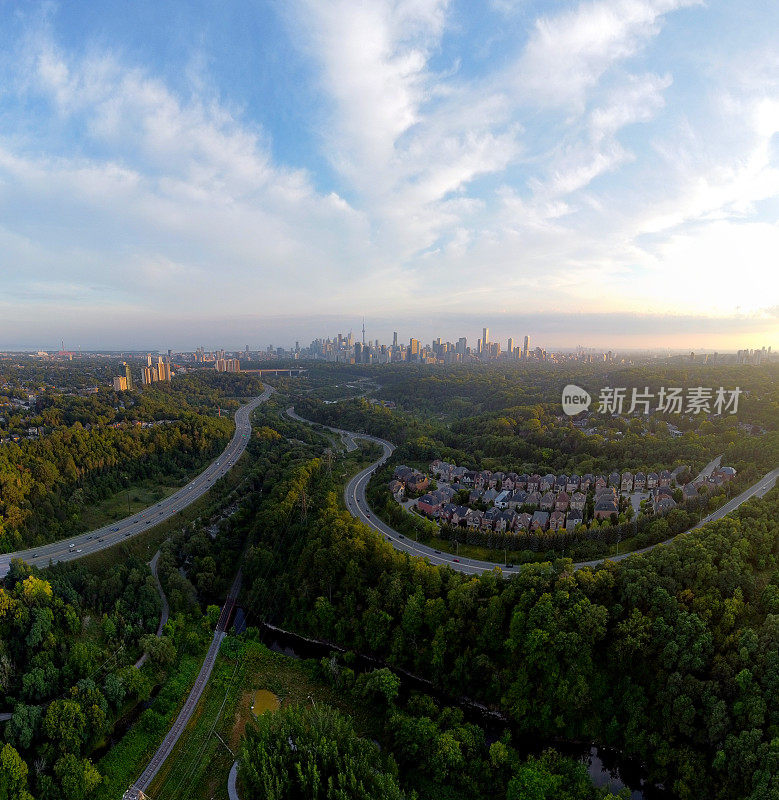 鸟瞰图和多伦多城市全景从上面