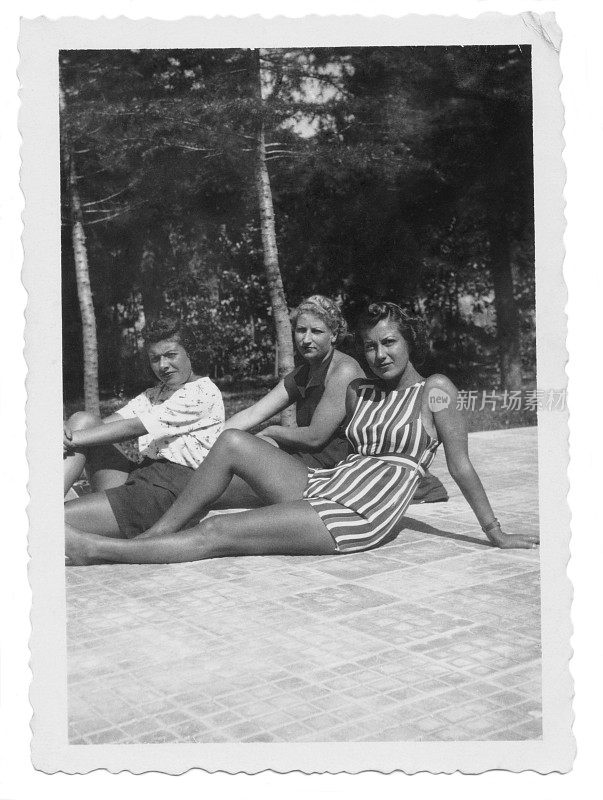 三个年轻女人，1938年。