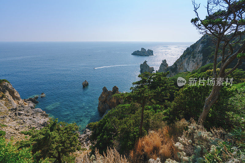 希腊科孚岛的古岩溶景观