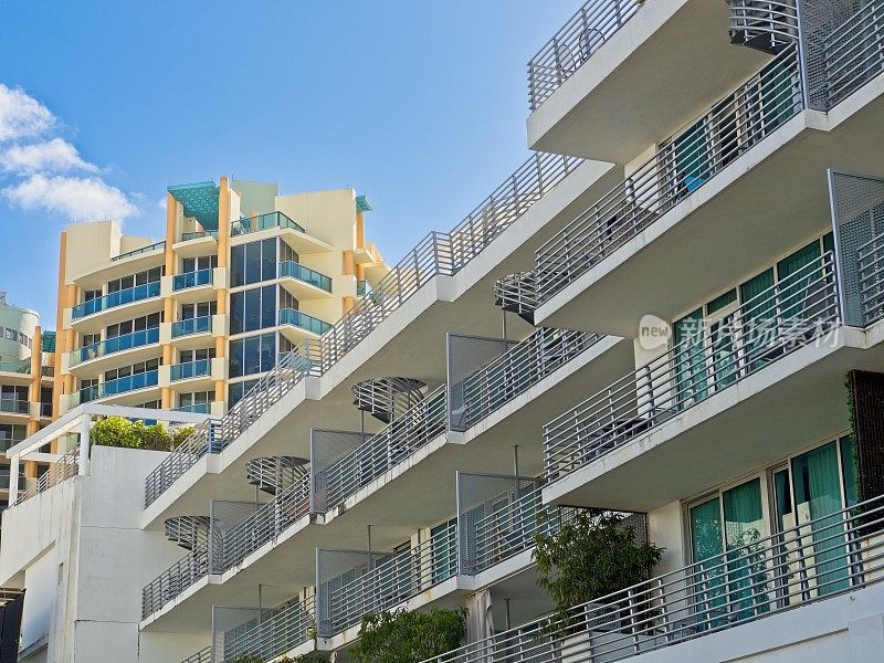 公寓、酒店、共管公寓混杂在旅游圣地或佛罗里达州迈阿密海滩