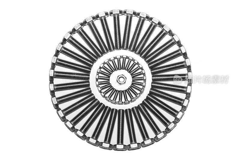 螺栓布置在一个圆圈上的白色背景特写。