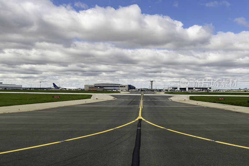 加拿大多伦多皮尔逊国际机场的跑道