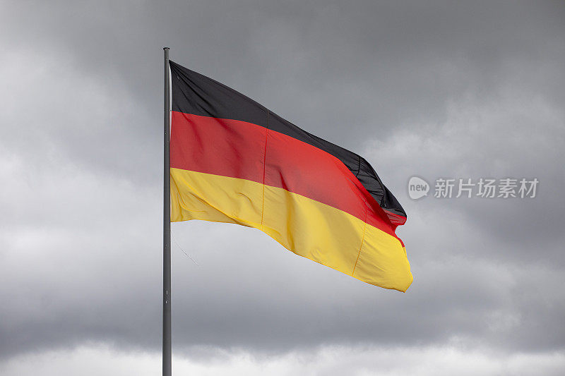 阴天的德国国旗