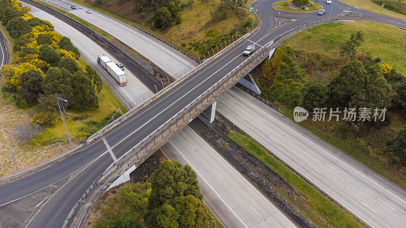 在高速公路上转弯