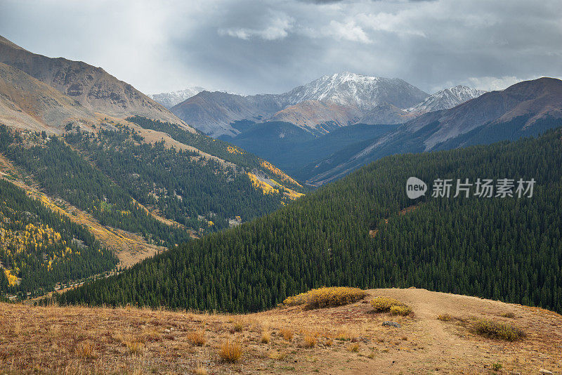 独立山口的山景