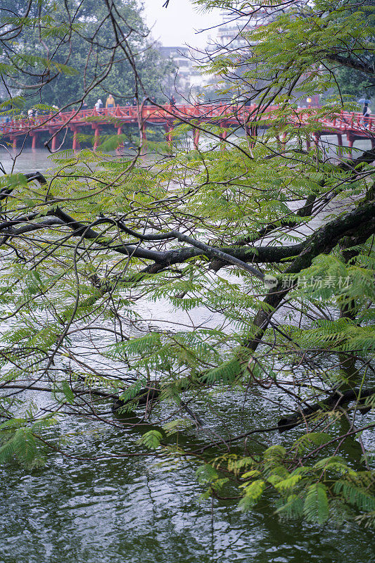 越南河内，还剑湖上玉山寺的Huc桥入口