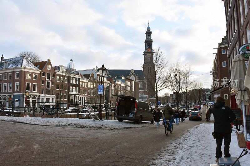 阿姆斯特丹，冬季暴风雪，住宅区，荷兰欧洲的人们风景