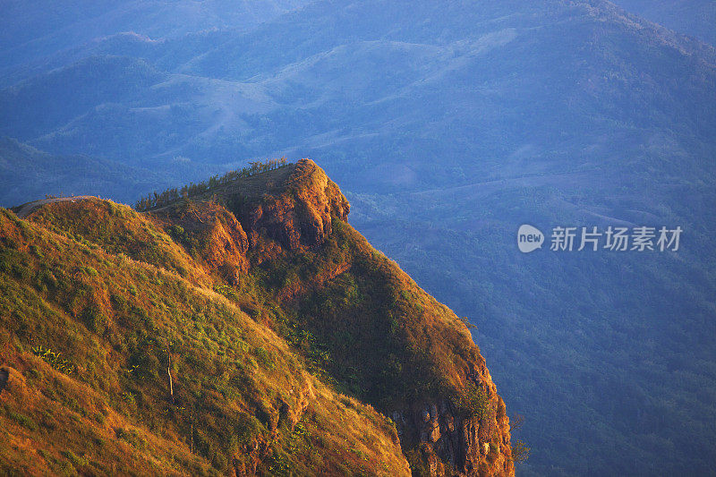 泰国碧差汶洛美高区福都柏克的清晨自然景观