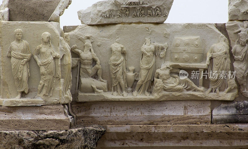 Pamukkale的Hierapolis圆形剧场里的石像浮雕