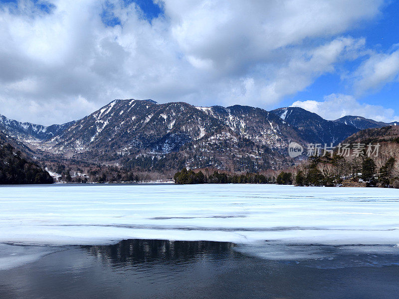 日本日光国家公园的Yunoko湖