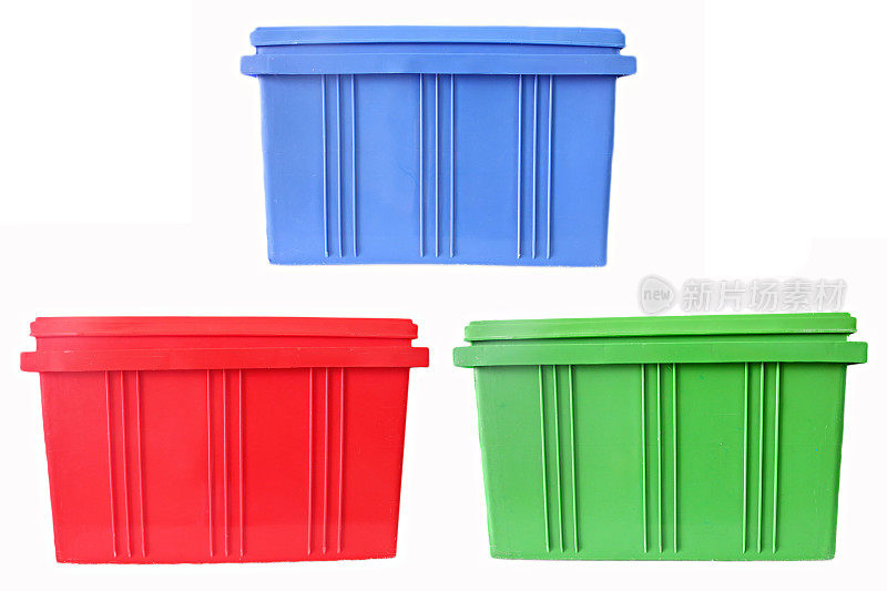 成品的蓝、红、绿塑料盒包装。