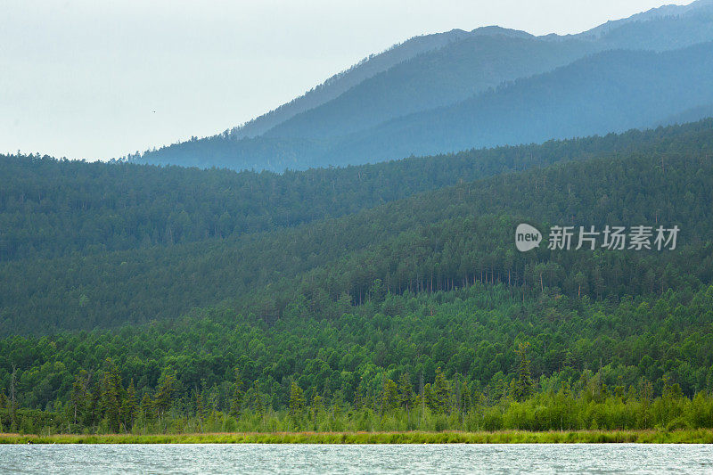 贝加尔湖北岸