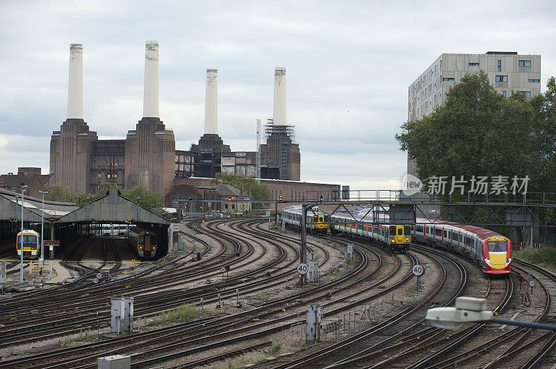 英国铁路在伦敦与巴特西电站轨道