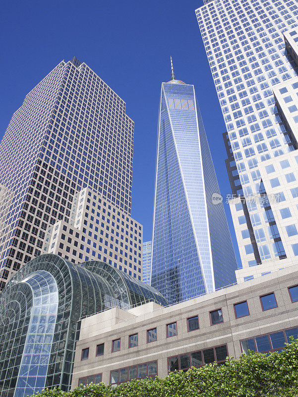 曼哈顿市中心金融区摩天大楼蓝天世界贸易中心