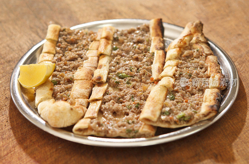 传统土耳其烤肉系列“PIDE”