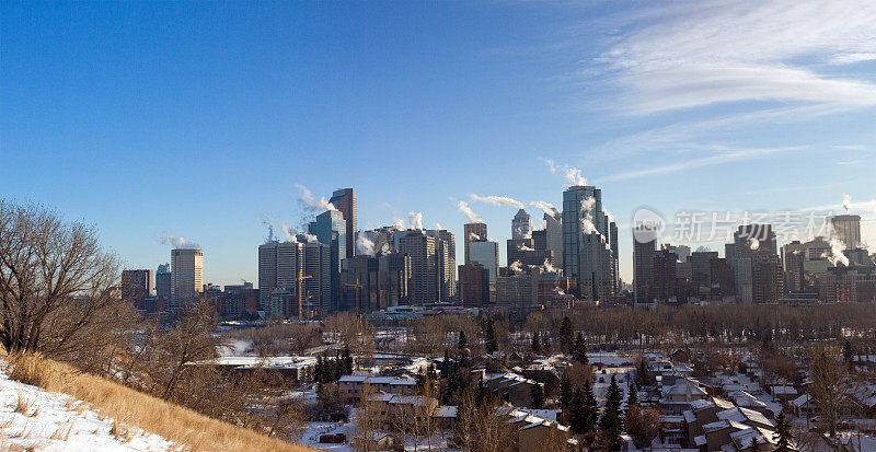 加拿大阿尔伯塔省卡尔加里市中心冬季天际线