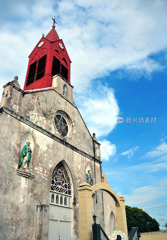 加蓬利伯维尔:古老的圣玛丽大教堂