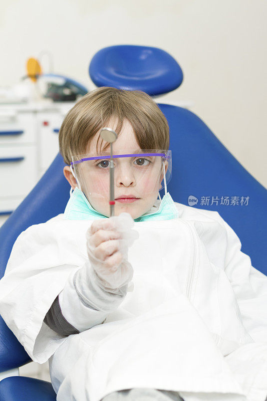 幼儿在牙医
