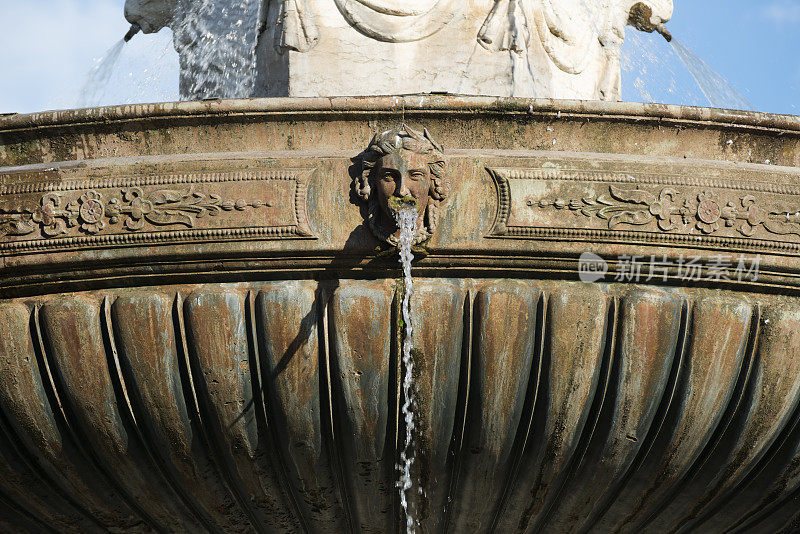 法国普罗旺斯艾克斯的圆形喷泉