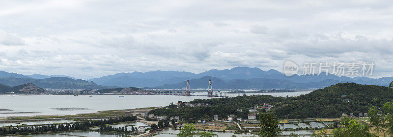 中国浙江乐清湾第二跨海大桥建设。