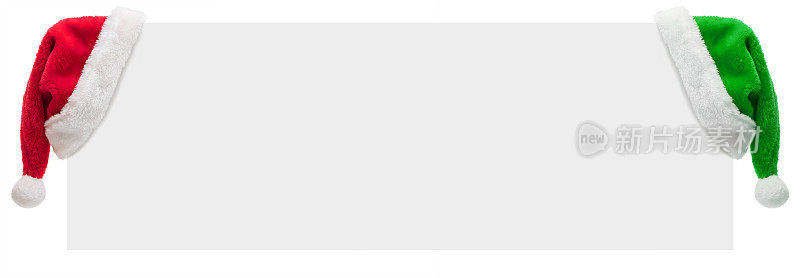 圣诞老人的帽子在一个空白的公告牌与复制空间(孤立在白色)
