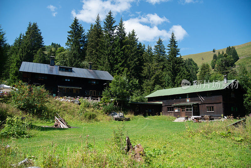 泰根西湖的布赫斯坦小屋