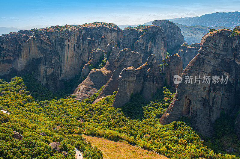 美丽的航空全景照片的岩石形成的迈特拉