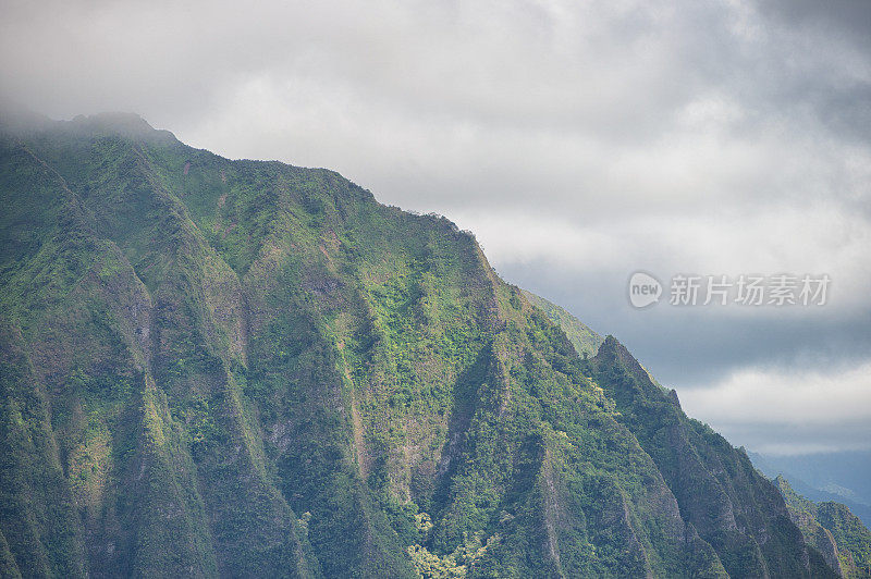 欧胡岛库劳山脉的悬崖