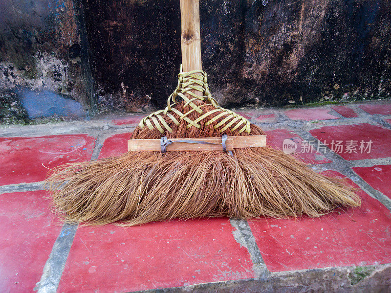 在印尼发现的传统扫帚