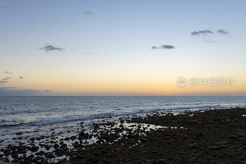 大加纳利岛上马斯帕洛马斯市海滩上美丽的日落景色。