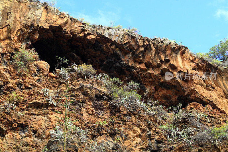 熔岩形成的天然洞穴