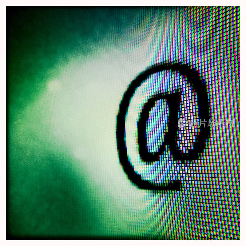 电脑屏幕上的电子邮件标志