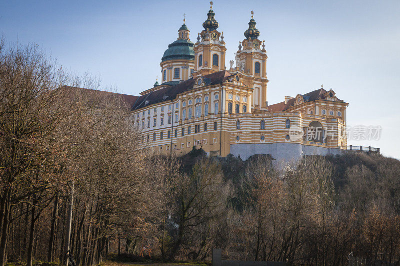 从清晨俯瞰奥地利梅尔克修道院